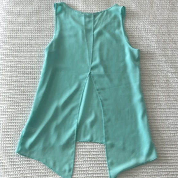 Express Split Back Tank - Size Small - Picture 3 of 3